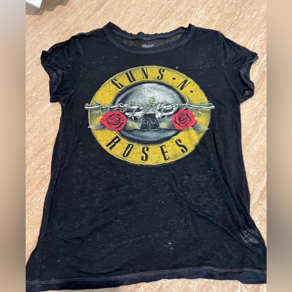 Vintage sheer Guns N Roses tee size small
